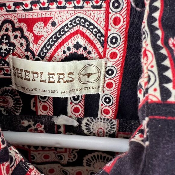 Sheplers western pearl snap black and red bandana print men’s medium - Picture 7 of 9